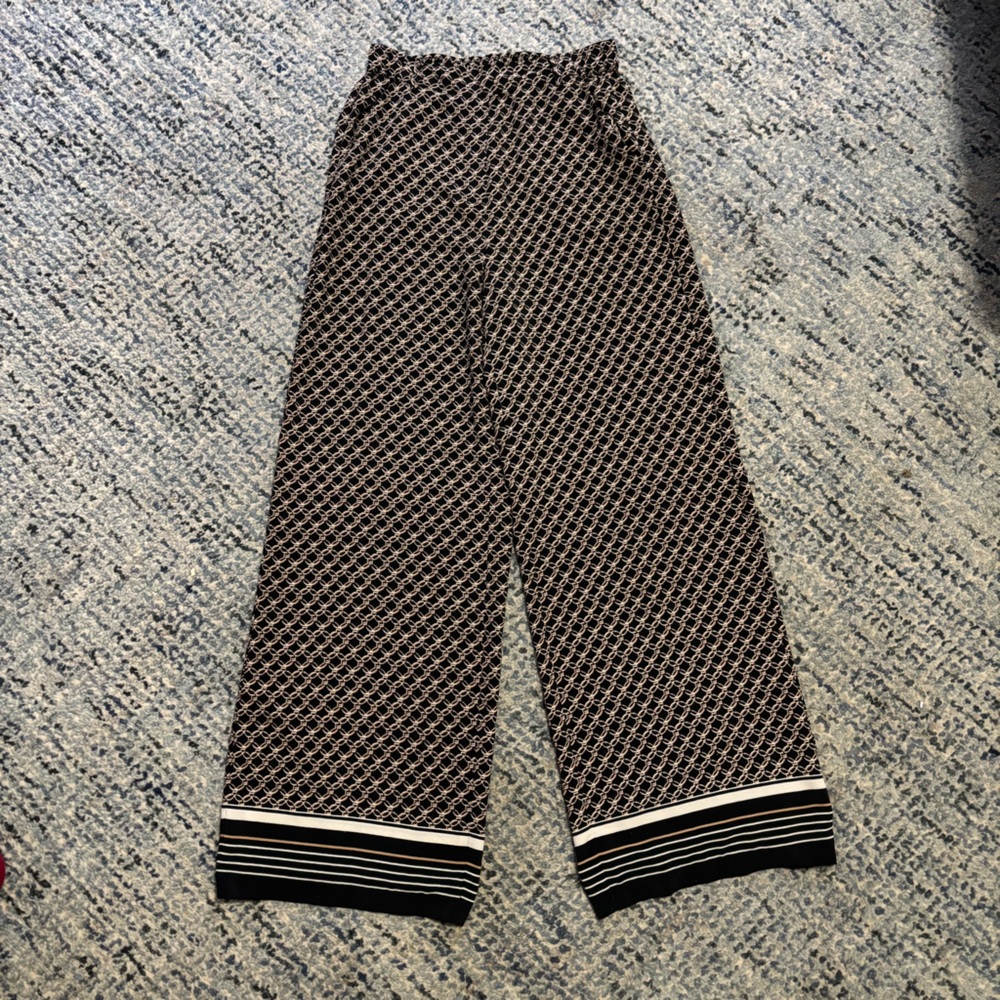 H&M Black and Beige Chain Pattern Pants